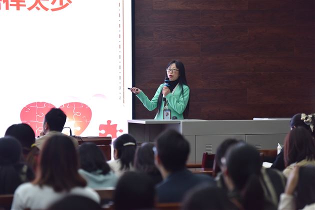 心有温度护成长 应对得法化危机——棠外开展校园心理危机的预防及干预主题德育讲座分享会