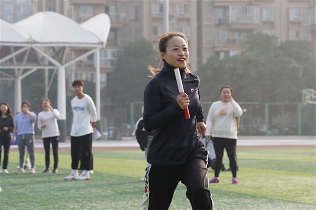 团结才能胜利 奋斗才会成功 ——棠外高中第九届集体项目运动会圆满举行