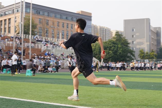 团结才能胜利 奋斗才会成功 ——棠外高中第九届集体项目运动会圆满举行