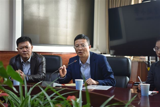 立德树人携手同筑梦 育贤培元砥砺向未来——棠外为棠湖小学赠送锦旗和感谢信