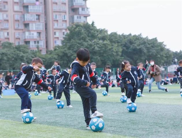 玩转三球 悦享运动——棠湖仁智幼儿园第二届幼运会暨三大球运动节 