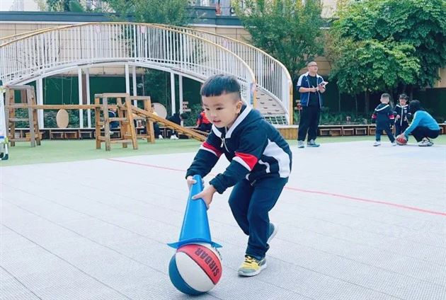 玩转三球 悦享运动——棠湖仁智幼儿园第二届幼运会暨三大球运动节 