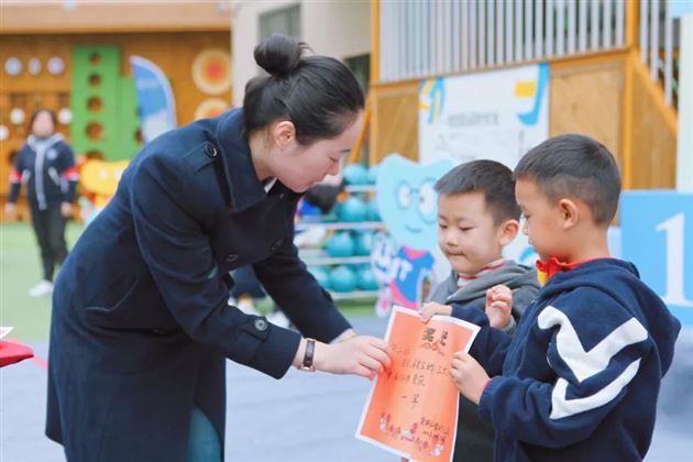 玩转三球 悦享运动——棠湖仁智幼儿园第二届幼运会暨三大球运动节