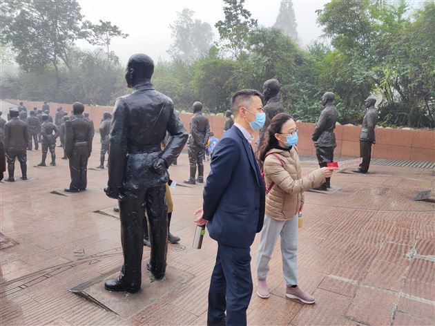 砥砺奋进显初心 凝聚共识谋发展——中共成都棠湖外国语学校高中第一支部开展党建活动