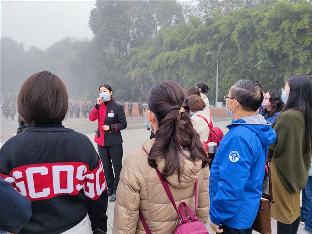 砥砺奋进显初心 凝聚共识谋发展——中共成都棠湖外国语学校高中第一支部开展党建活动 