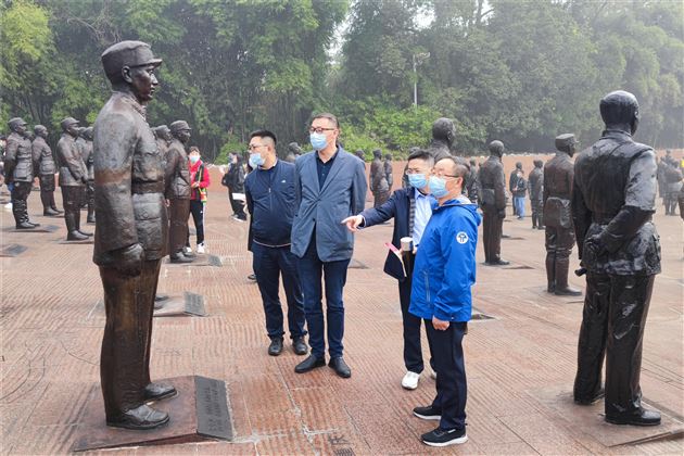 砥砺奋进显初心 凝聚共识谋发展——中共成都棠湖外国语学校高中第一支部开展党建活动