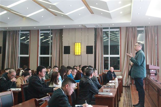 经验共分享 交流促成长——棠外高中德育处召开班主任工作会议 