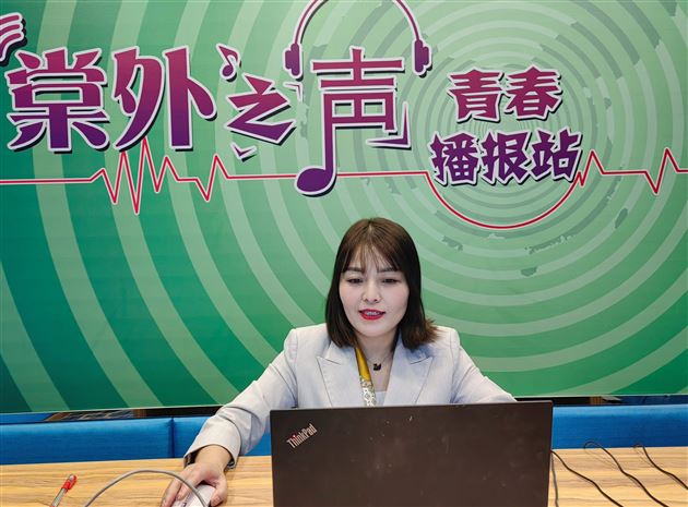 棠外教师李秀芳、吴小红受邀为四川省广元市高中英语教师作专题讲座和课例分享