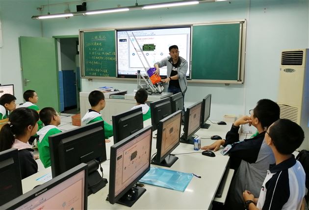 棠外初中获四川省青少年机器人竞赛VEX工程日志一等奖和最佳创意奖 