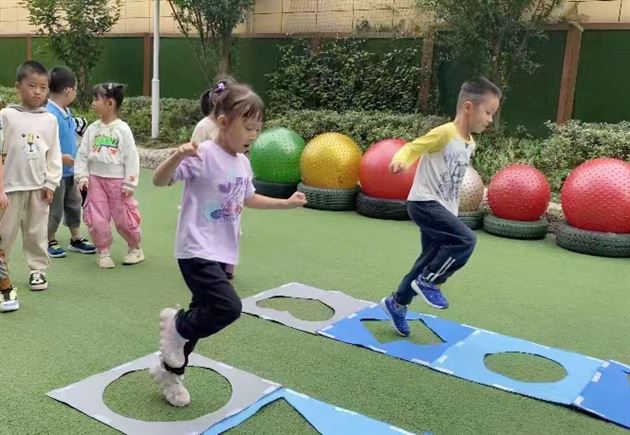 我园教师参加“第九届幼儿园优秀自制玩教具展评活动”获奖