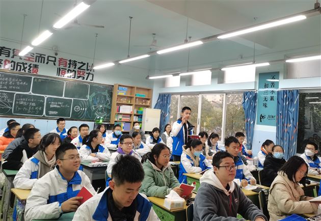 学习党的二十大精神，自觉维护宪法权威——棠外初中举行“国家宪法日”主题教育系列活动