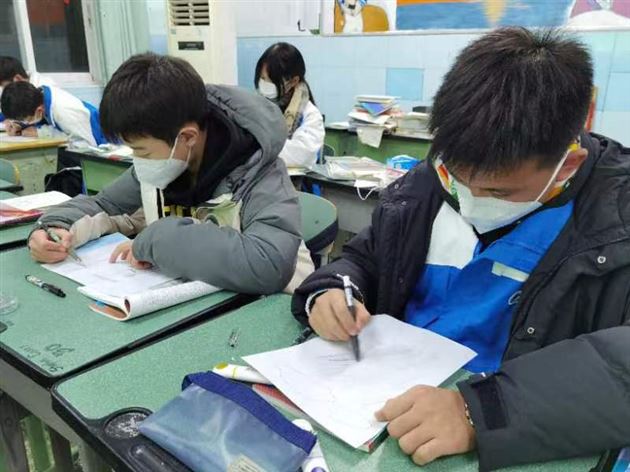 新挑战 “心”防护——棠外初中疫情下心理辅导活动