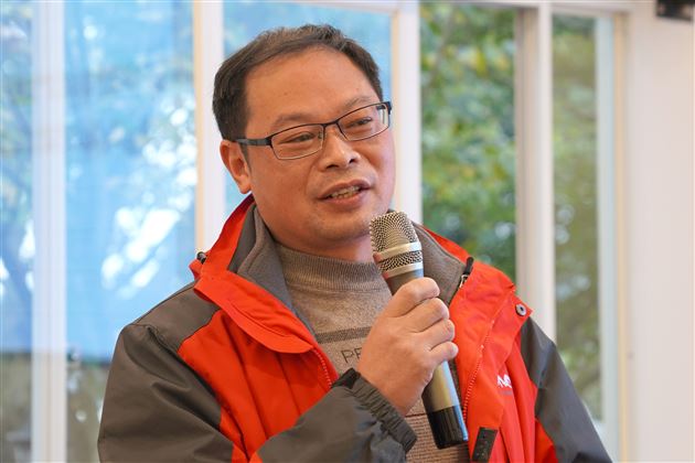 拾级而上 共赴美好——棠外高中举行新教师座谈会 