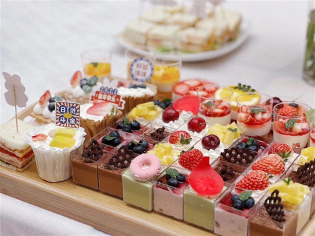 福兔迎新萌娃贺岁 美味聚集喜迎新年——棠湖仁智幼儿园2023新年大餐美味来袭