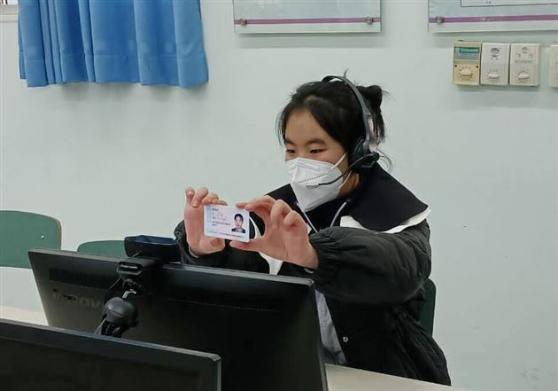 黄雨荷同学参加面试