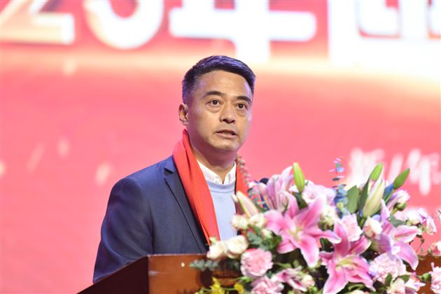 凝心聚力启新程 瑞兔送福向未来——棠外举行2023年教职工大会暨迎新春联欢会