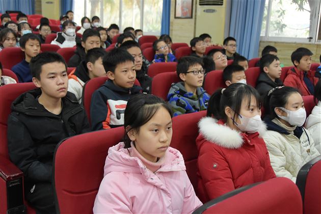 阅读向光明 爱国记心间——“光明读书会”主题阅读活动在成都棠湖外国语学校启动