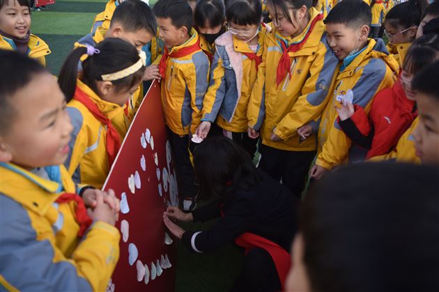 赋能心成长  蓄势新征程——棠外附小隆重举行2022--2023学年度春季开学典礼 