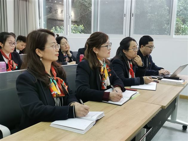 顶天立地守正创新 躬耕课堂提质增效——棠外附小开展语文教师培训活动