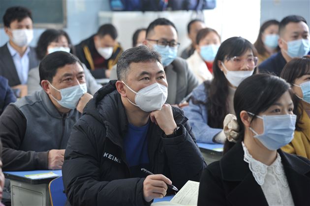 家校共育 共护心灵——记棠外附小心理健康教育专题家长会 