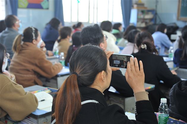 家校共育 共护心灵——记棠外附小心理健康教育专题家长会