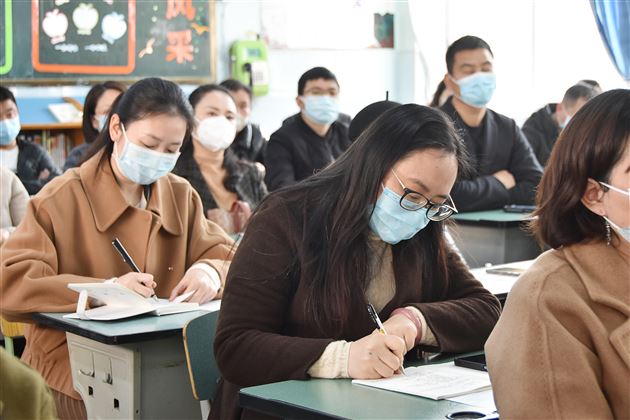 为了孩子们更加优秀而阳光——记新学期棠外初二家长会 