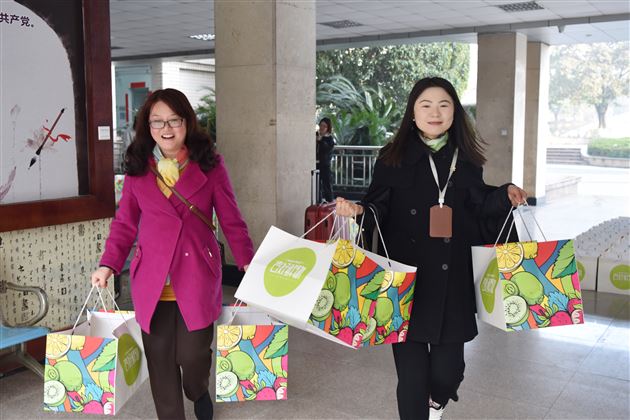 致敬每个闪闪发光的你——棠外开展庆祝“三八”妇女节系列活动