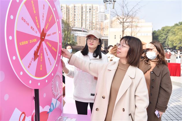 致敬每个闪闪发光的你——棠外开展庆祝“三八”妇女节系列活动