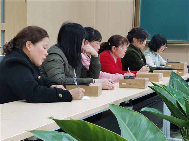 夯实常规抓细节 有预而为开新篇——棠外高中德育处和高2022级年级组召开生活老师座谈会