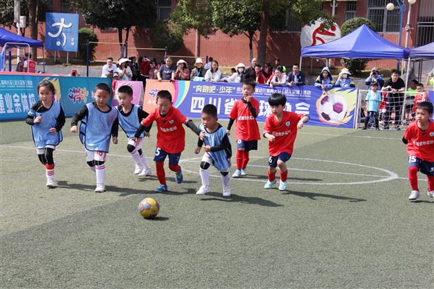 棠湖仁智幼儿园足球队再获佳绩
