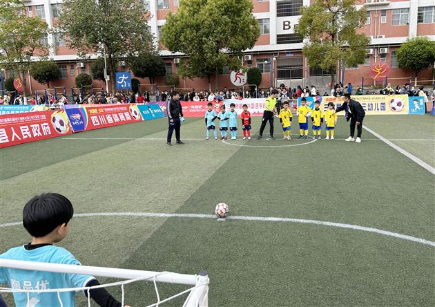 棠湖仁智幼儿园足球队再获佳绩