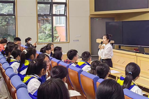 各美其美 美人之美 美美与共——棠外李秀芳、叶薇、陈燚老师受邀在宜宾市高三英语复备考研讨会作专题讲座和课例分享