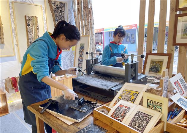 劳动创造生活 艺术丰富生活——棠外附小甲马木刻版画非遗工作坊荣获双流区中小学艺术实践工作坊一等奖