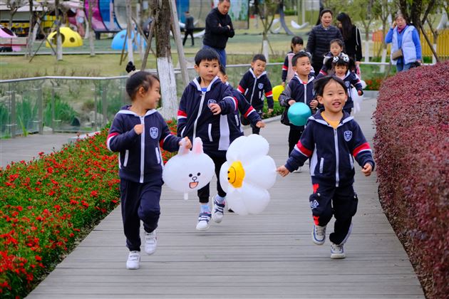 寻找春天的足迹——棠湖仁智幼儿园2023年亲子春游活动