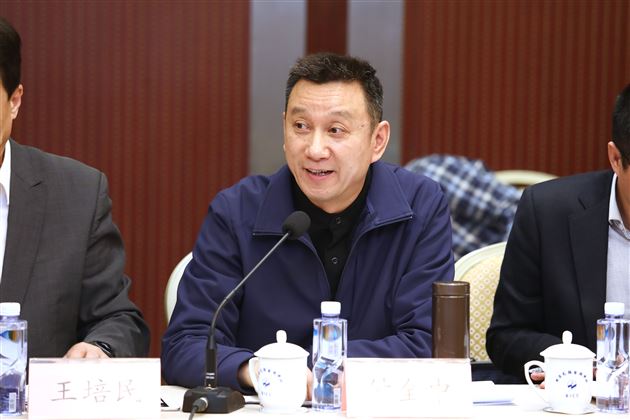 我校党委书记、中国民办教育协会党建专业委员会副理事长付全中做交流发言