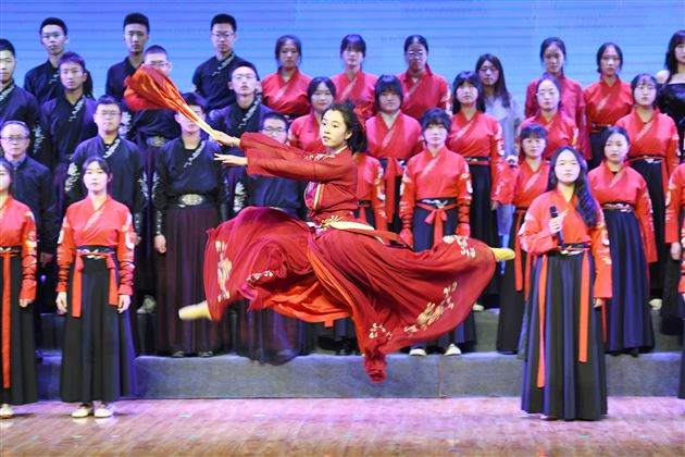 歌声嘹亮余韵悠长 文化经典熠耀光芒——记高2022级迎棠外二十周年华诞合唱比赛