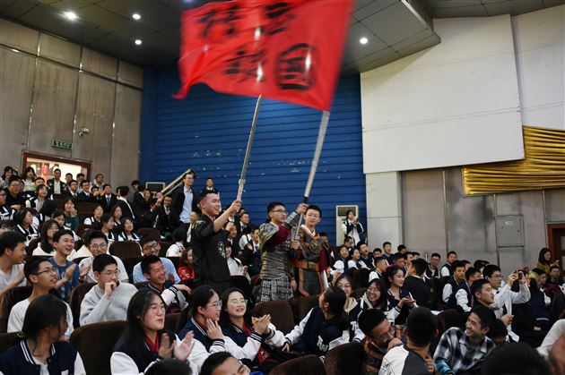 歌声嘹亮余韵悠长 文化经典熠耀光芒——记高2022级迎棠外二十周年华诞合唱比赛