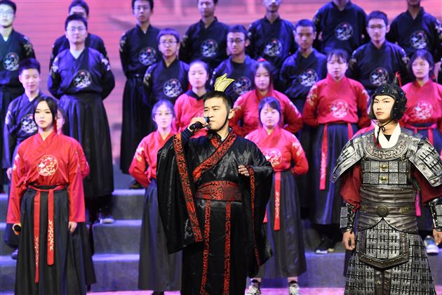 歌声嘹亮余韵悠长 文化经典熠耀光芒——记高2022级迎棠外二十周年华诞合唱比赛