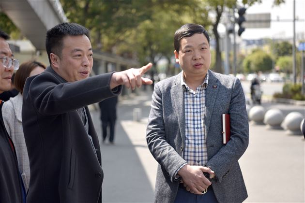 市、区两级政协委员调研棠外周边环境治理工作