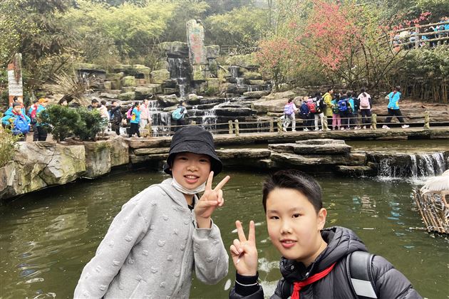 畅游碧峰峡谷  拥抱多彩春天——记棠外附小五年级综合实践课程