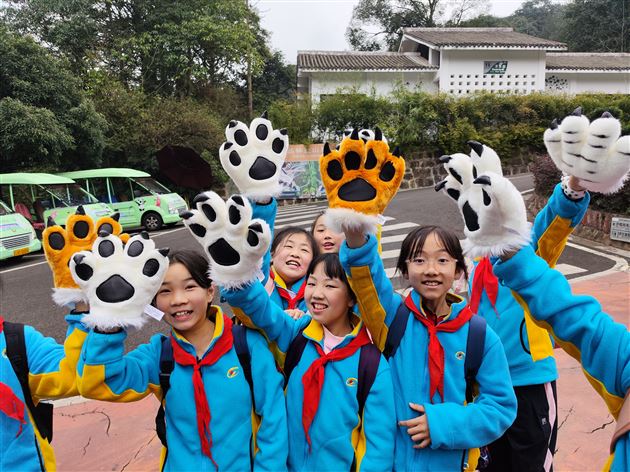 畅游碧峰峡谷  拥抱多彩春天——记棠外附小五年级综合实践课程