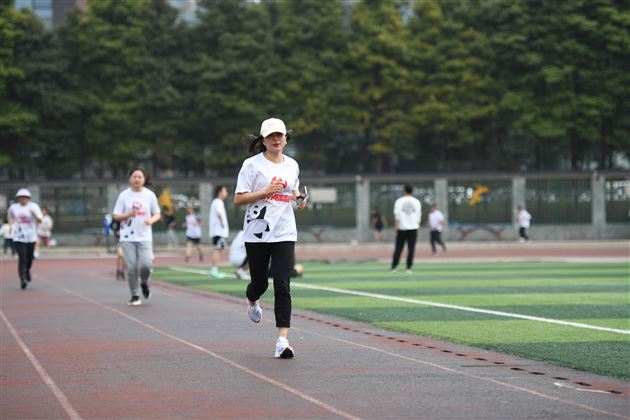 献礼校庆·酷跑向阳——第七届棠外教职工校园欢乐跑圆满完成