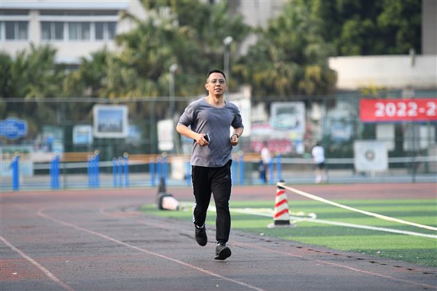 献礼校庆·酷跑向阳——第七届棠外教职工校园欢乐跑圆满完成