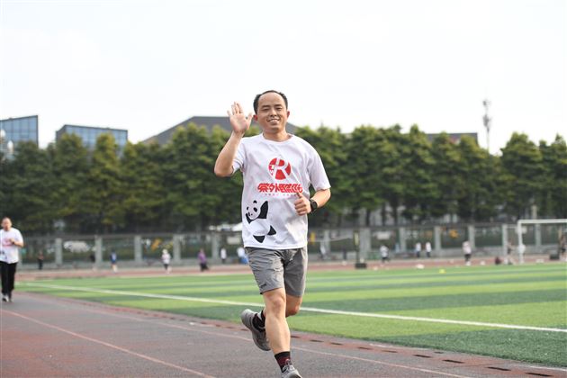 献礼校庆·酷跑向阳——第七届棠外教职工校园欢乐跑圆满完成