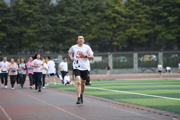 献礼校庆·酷跑向阳——第七届棠外教职工校园欢乐跑圆满完成