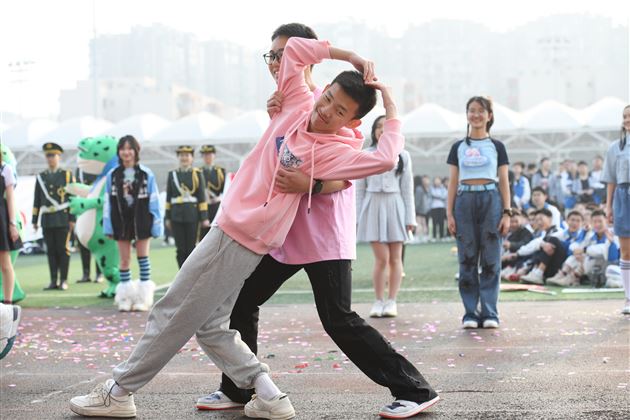 棠外高中第十九届田径运动会隆重举行