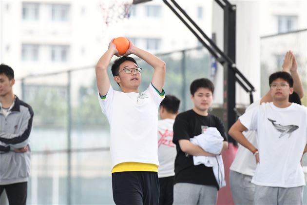 棠外高中第十九届田径运动会隆重举行 