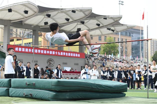 棠外高中第十九届田径运动会隆重举行 