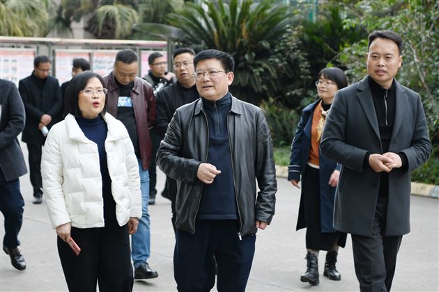 川渝两校话发展 携手并进谋新篇