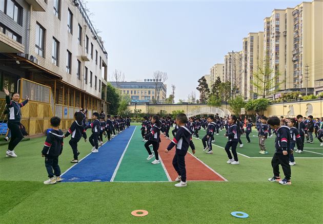 学习交流，互助成长——棠湖仁智幼儿园接待广元市幼教同行参观交流 